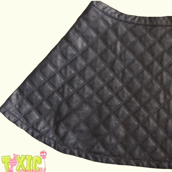 🦇 Faux Leather Skirt 🦇 - Picture 2 of 3